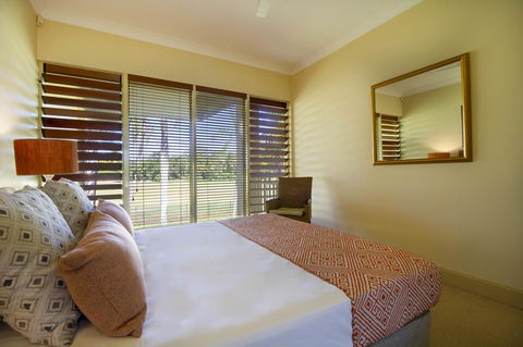 Paradise Links Resort Port Douglas - Pubs and Clubs 9