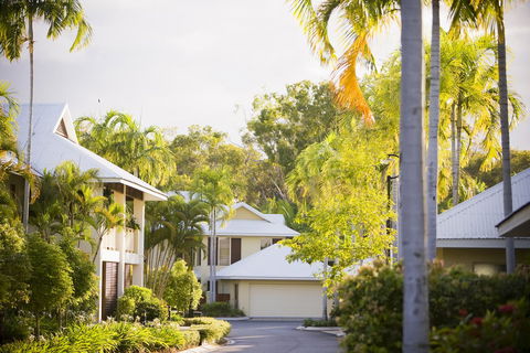 Paradise Links Resort Port Douglas - Pubs and Clubs 1