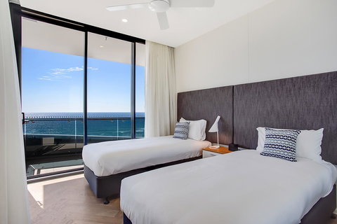 Iconic Kirra Beach Resort - Go Out 28