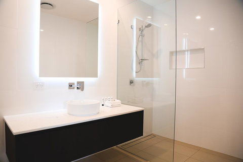 Iconic Kirra Beach Resort - Go Out 10