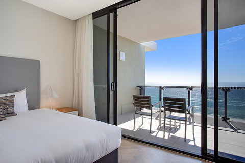 Iconic Kirra Beach Resort - Go Out 35