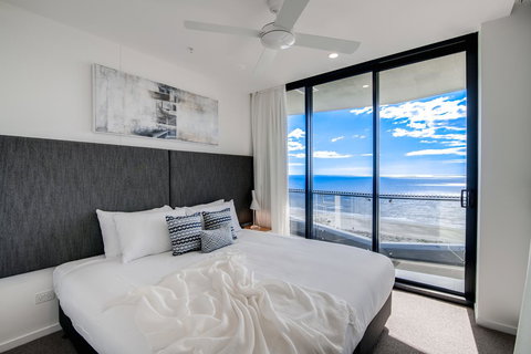 Iconic Kirra Beach Resort - Go Out 22