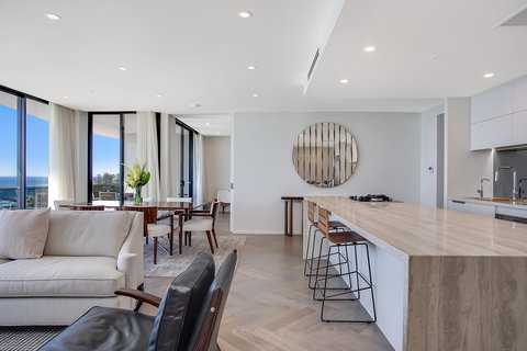 Iconic Kirra Beach Resort - Go Out 34