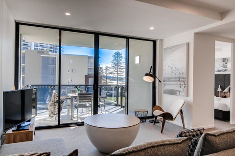 Iconic Kirra Beach Resort - Go Out 9