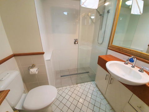 Broadbeach Holiday Apartments - Pubs and Clubs 26