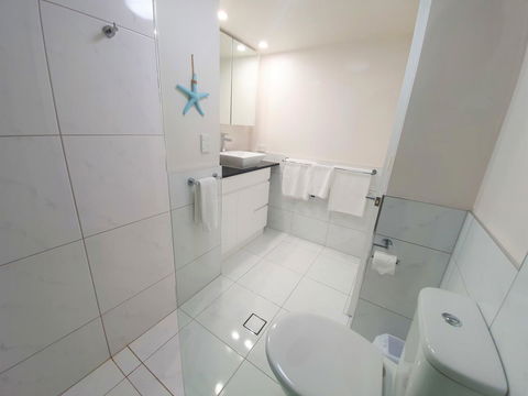 Broadbeach Holiday Apartments - Pubs and Clubs 8