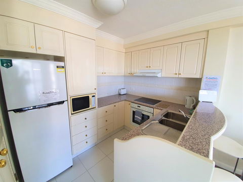 Broadbeach Holiday Apartments - Pubs and Clubs 16