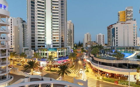 Broadbeach Holiday Apartments - Pubs and Clubs 36