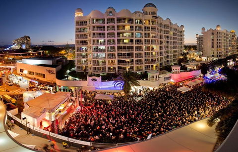 Broadbeach Holiday Apartments - Pubs and Clubs 39