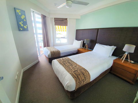 Broadbeach Holiday Apartments - Pubs and Clubs 7
