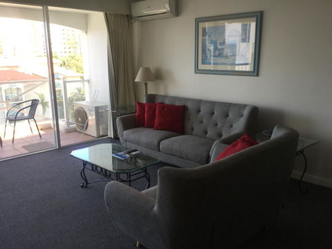 Broadbeach Holiday Apartments - Pubs and Clubs 37
