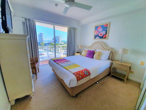 Broadbeach Holiday Apartments - Pubs and Clubs 20