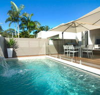 Beach House on Tradewinds Avenue - Pubs and Clubs