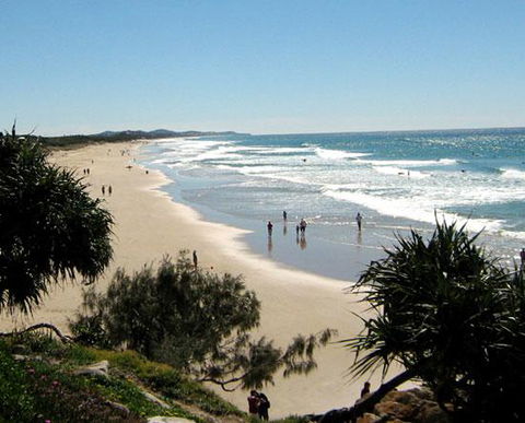 Beach House On Jones Parade, Central Coolum Beach - Pubs and Clubs 15