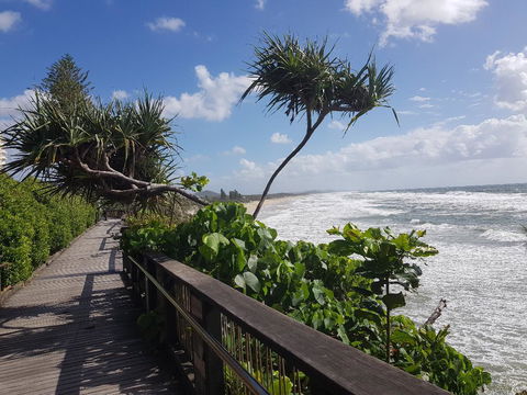Beach House On Jones Parade, Central Coolum Beach - Pubs and Clubs 12