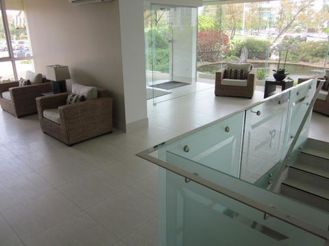 Talisman Apartments - Pubs and Clubs 11