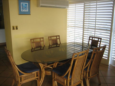 Talisman Apartments - Pubs and Clubs 19