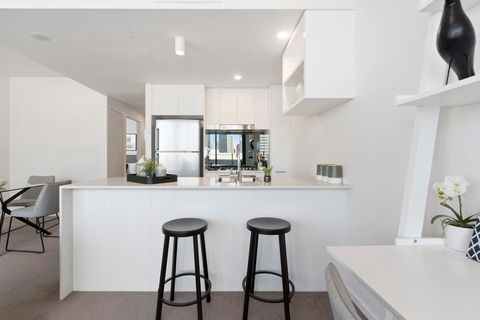 Ivy And Eve Apartments By CLLIX - Go Out 37