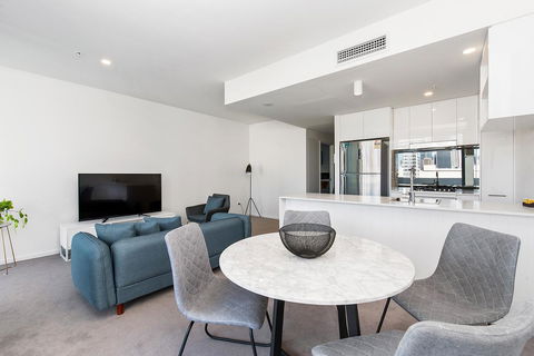 Ivy And Eve Apartments By CLLIX - Go Out 28
