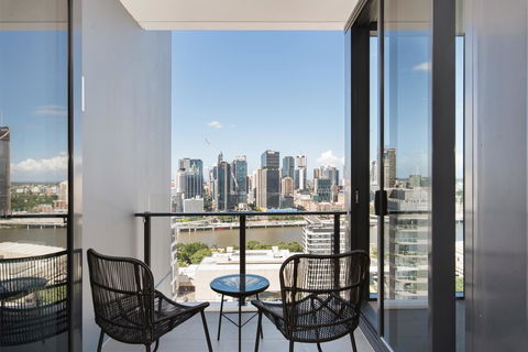 Ivy And Eve Apartments By CLLIX - Go Out 29
