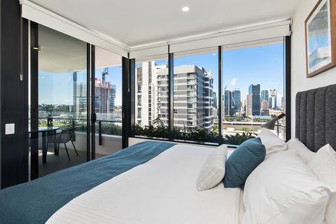 Ivy And Eve Apartments By CLLIX - Go Out 36
