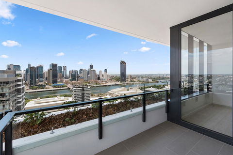 Ivy And Eve Apartments By CLLIX - Go Out 41