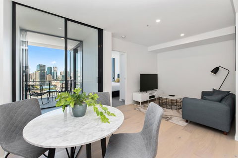 Ivy And Eve Apartments By CLLIX - Go Out 22