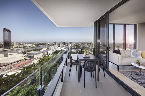 Ivy And Eve Apartments By CLLIX - Go Out 21