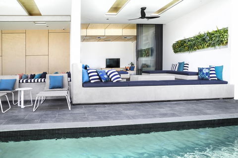 Ivy And Eve Apartments By CLLIX - Go Out 4