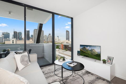 Ivy And Eve Apartments By CLLIX - Go Out 31