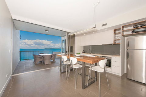 1 Bright Point Apartment 4501 - Pubs and Clubs 2