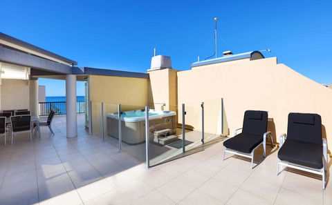 Peninsular Beachfront Resort - Go Out 28