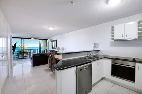 Peninsular Beachfront Resort - Go Out 21