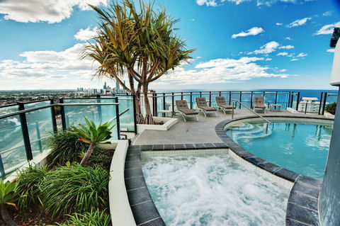 The Wave Resort - Pubs and Clubs 0