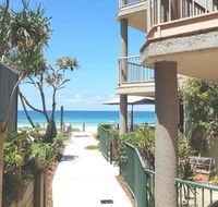Sanctuary Beach Retreat - Pubs and Clubs