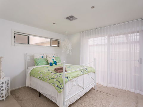 Rumrunner Resort - Go Out 34