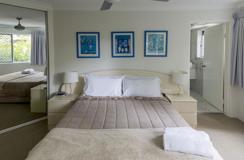 Le Beach Apartments - Pubs and Clubs 7