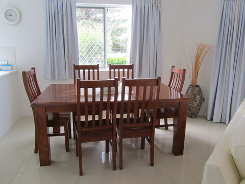 Le Beach Apartments - Pubs and Clubs 19