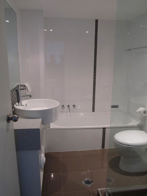 Le Beach Apartments - Pubs and Clubs 14