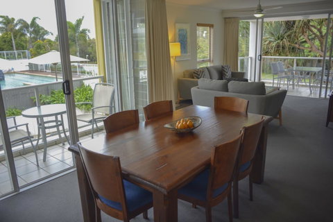 Seachange Coolum Beach - Pubs and Clubs 21