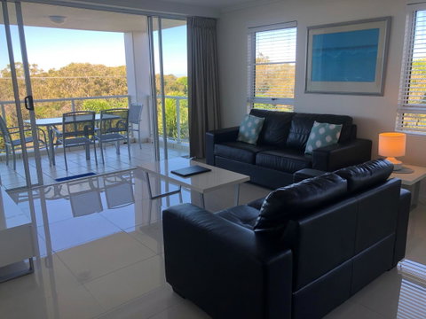 Seachange Coolum Beach - Pubs and Clubs 34