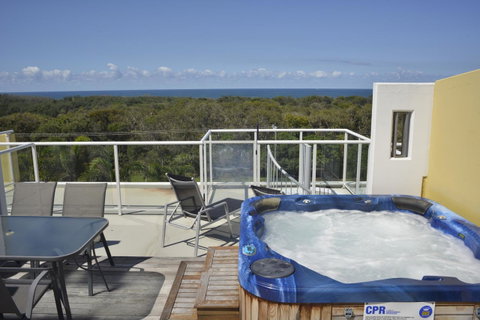 Seachange Coolum Beach - Pubs and Clubs 37