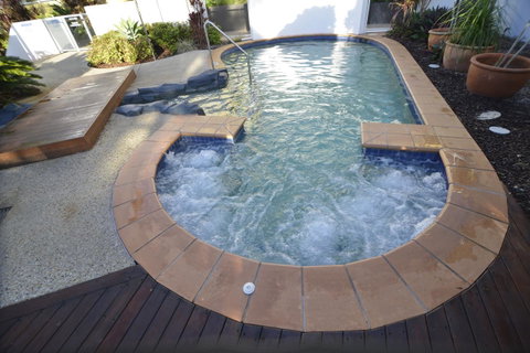 Seachange Coolum Beach - Pubs and Clubs 17