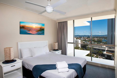 Seacrest Beachfront Apartments Surfers Paradise - Go Out 17