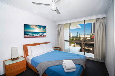 Seacrest Beachfront Apartments Surfers Paradise - Go Out 10