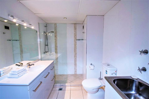 Seacrest Beachfront Apartments Surfers Paradise - Go Out 15