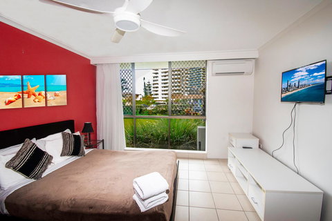 Seacrest Beachfront Apartments Surfers Paradise - Go Out 8