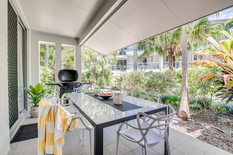 Coolum At The Beach - Pubs and Clubs 25