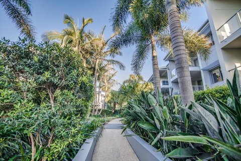 Coolum At The Beach - Pubs and Clubs 8