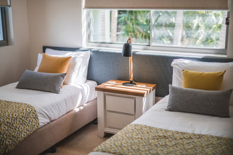 Coolum At The Beach - Pubs and Clubs 30